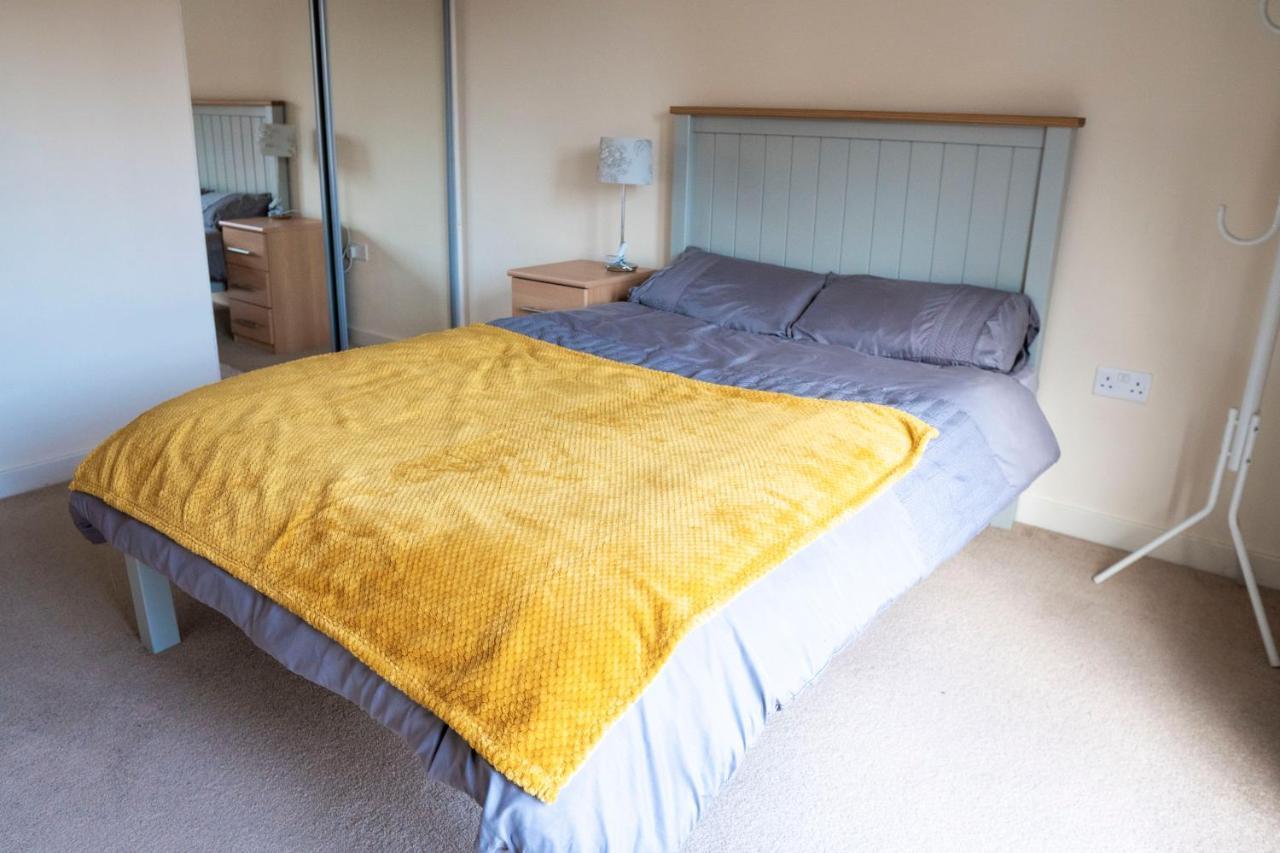 Spacious Two Bedrooms Apartment For Business And Holiday Portsmouth Exteriör bild