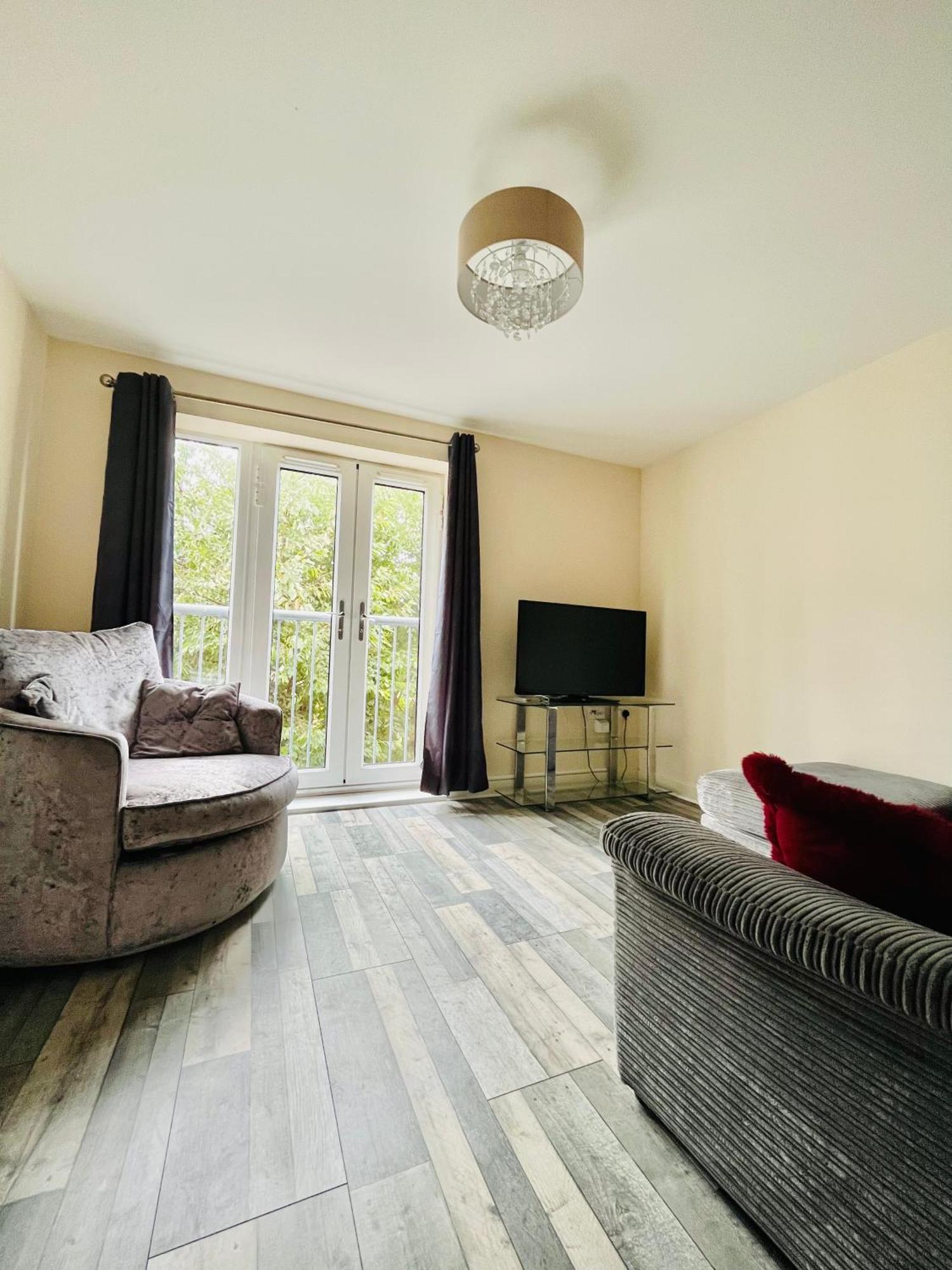 Spacious Two Bedrooms Apartment For Business And Holiday Portsmouth Exteriör bild
