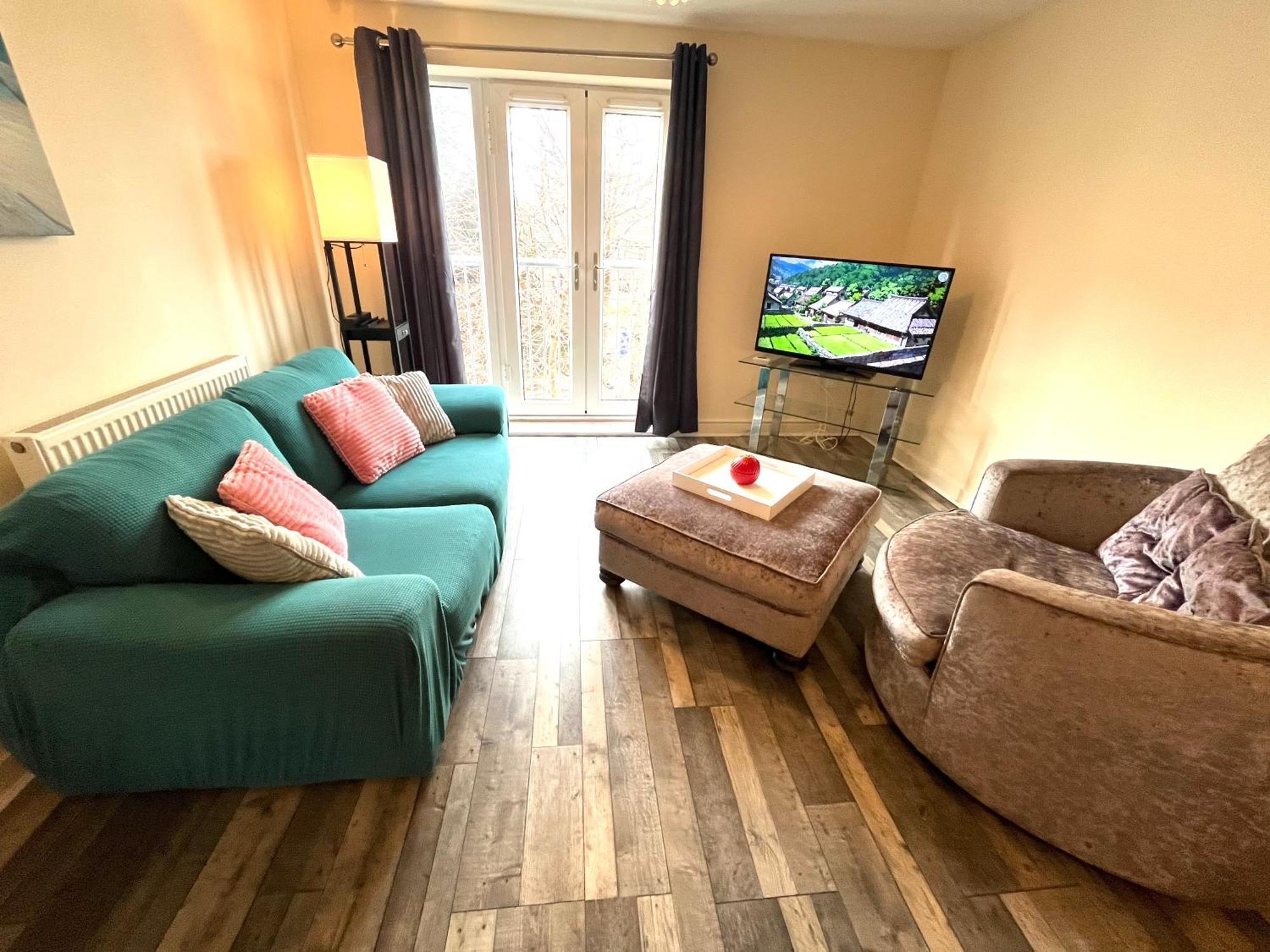 Spacious Two Bedrooms Apartment For Business And Holiday Portsmouth Exteriör bild